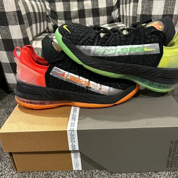 Lebron XVIII size 6.5 “Soundwave” with original box - Picture 8 of 11